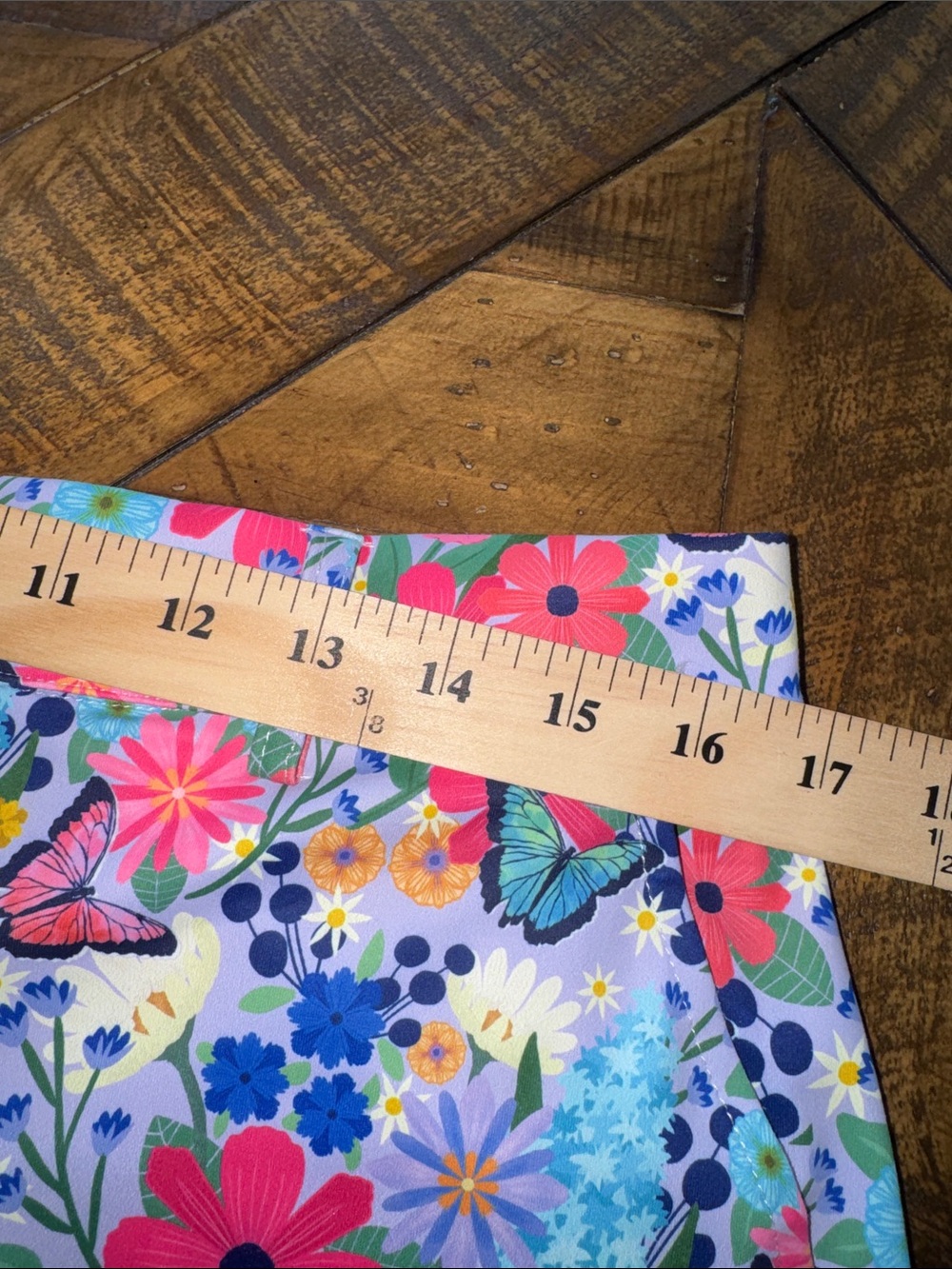 SALTY WAVE Bright Floral Butterfly Women's Short- Size XL - Picture 4 of 6
